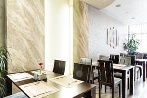 thumbnail: Restaurant