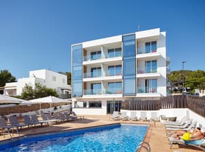 thumbnail: Outdoor pool