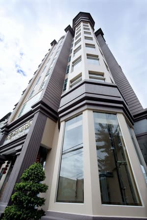 thumbnail: Exterior