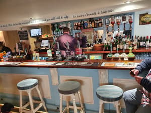 thumbnail: Bar (on property)