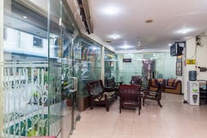 thumbnail: Lobby sitting area