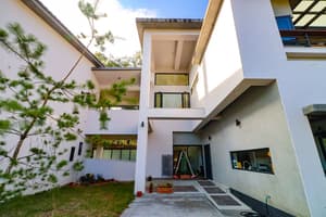 thumbnail: Courtyard
