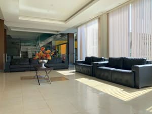 thumbnail: Lobby
