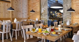 thumbnail: Breakfast area
