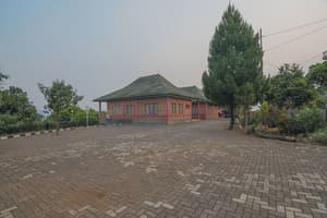 thumbnail: Exterior