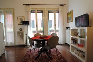 thumbnail: In-room dining