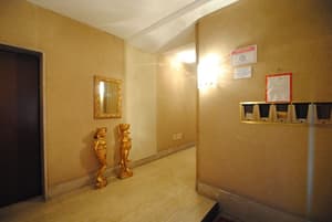 thumbnail: Interior entrance