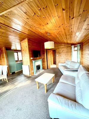 thumbnail: Dining room