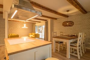 thumbnail: In-room dining