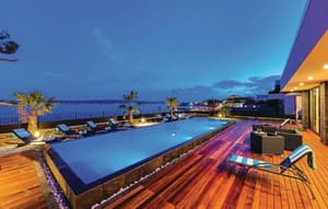thumbnail: Outdoor pool