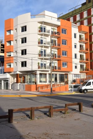 thumbnail: Exterior