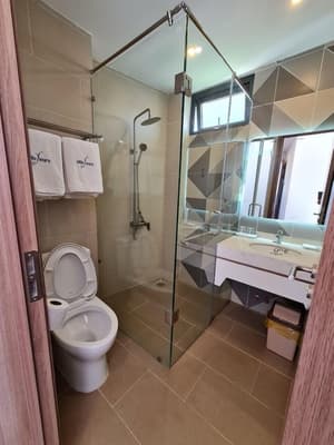 thumbnail: Bathroom