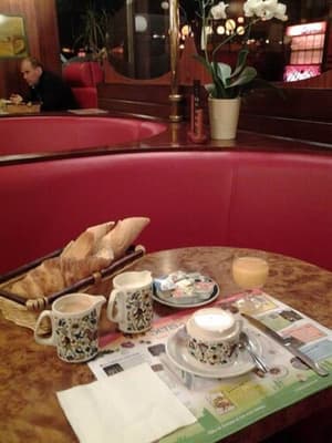 thumbnail: Breakfast area