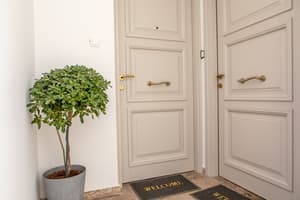 thumbnail: Property entrance