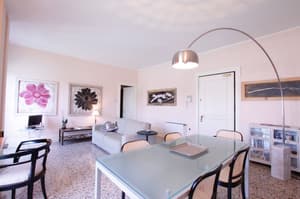 thumbnail: In-room dining