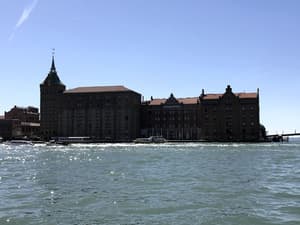 thumbnail: Exterior