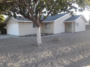thumbnail: Front of property