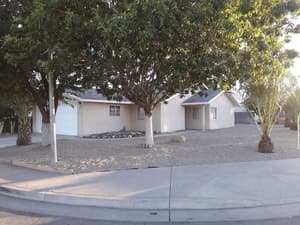 thumbnail: Front of property