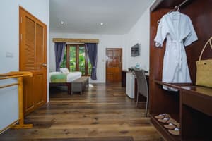 thumbnail: Room
