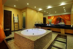thumbnail: Deep soaking bathtub