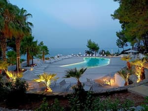 thumbnail: Rooftop pool