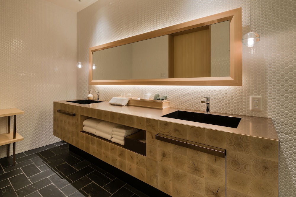 Bathroom amenities