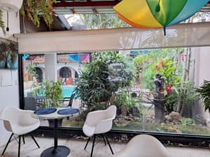 thumbnail: Restaurant