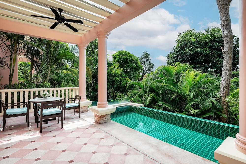 Private pool