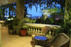 thumbnail: Bar (on property)