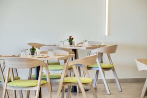thumbnail: Restaurant
