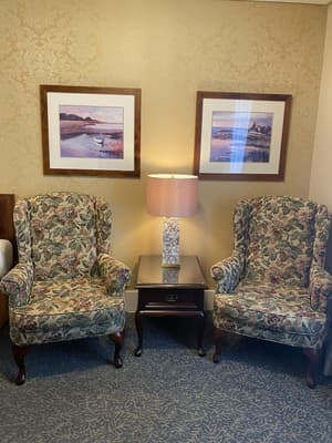 thumbnail: Lobby sitting area