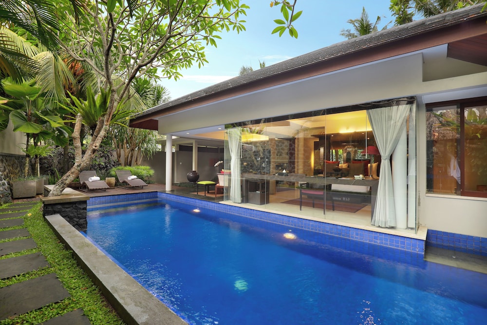 Private pool