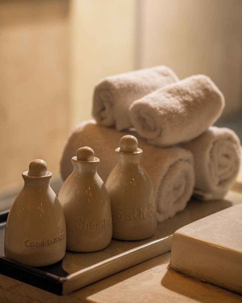 Bathroom amenities