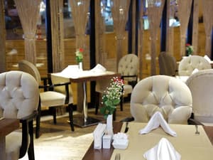 thumbnail: Restaurant