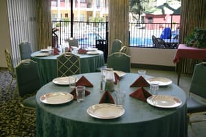 thumbnail: Restaurant