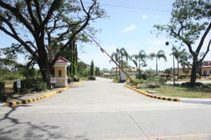 thumbnail: Property entrance