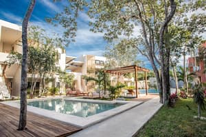 thumbnail: Outdoor pool
