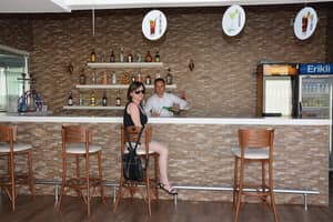 thumbnail: Bar (on property)