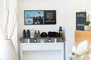thumbnail: Reception