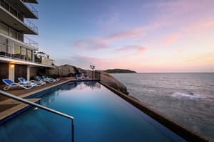 thumbnail: Infinity pool