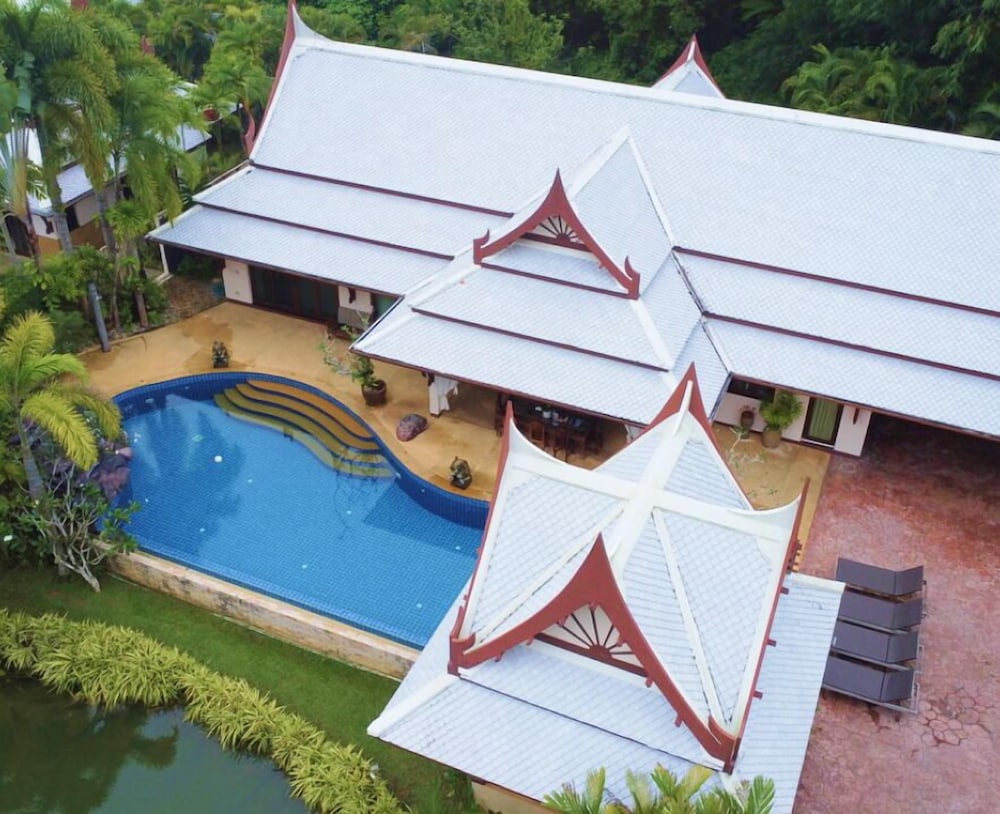 Private pool