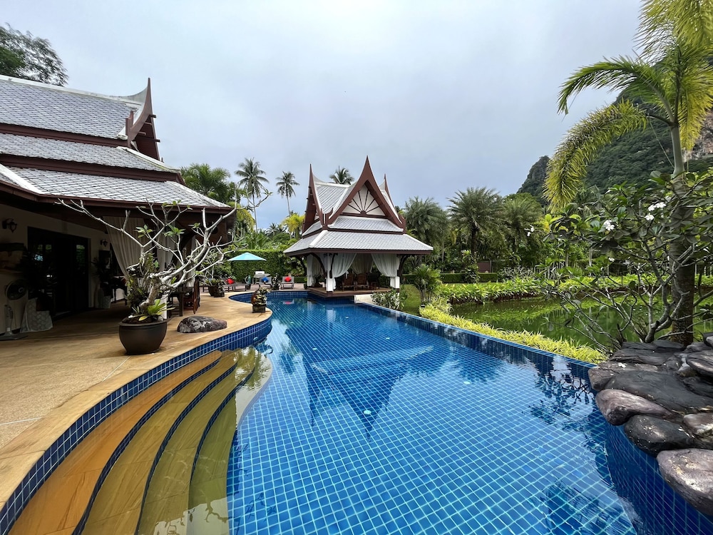 Private pool