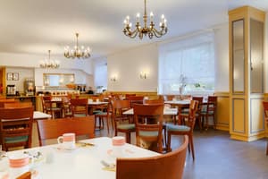 thumbnail: Breakfast area