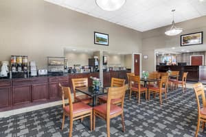 thumbnail: Breakfast area