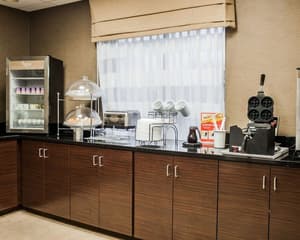 thumbnail: Breakfast area