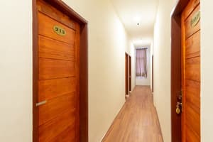 thumbnail: Hallway