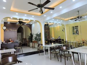 thumbnail: Breakfast area