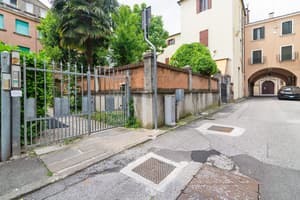 thumbnail: Property entrance