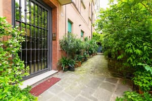 thumbnail: Property entrance