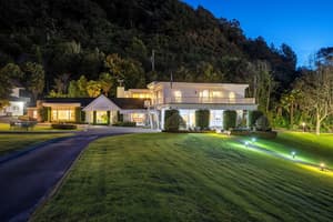 thumbnail: Exterior